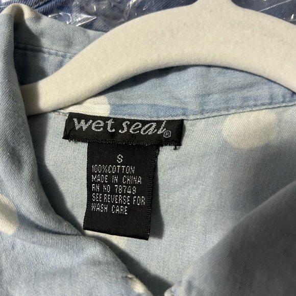 CHAMBRAY Small POLKA DOT CROPPED SHIRT - Picture 13 of 14